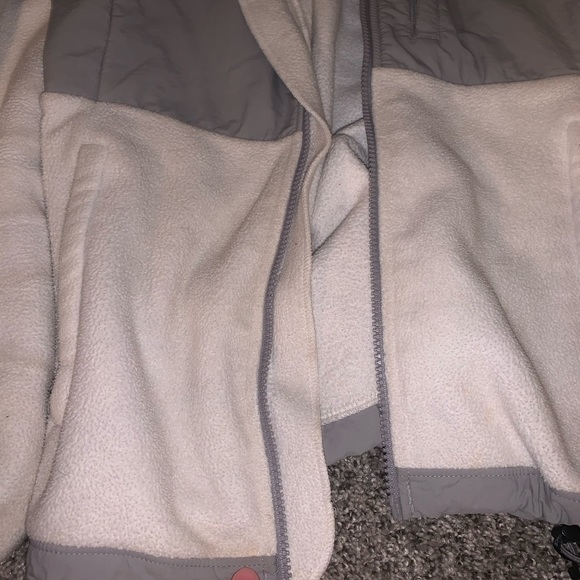 White north face jacket - Picture 4 of 8